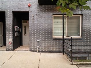 Poplar Square, Philadelphia, PA 19130