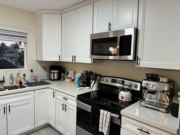 4th image of 1233 Grand Ave