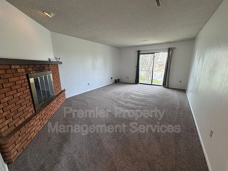 10 Miners Pl #4 — Photo 3