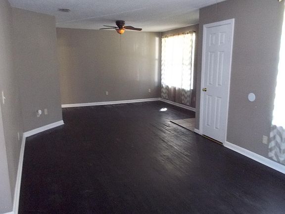 3rd image of 3435 Glen St