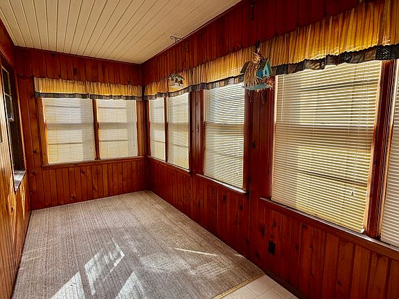 4th image of 1408 16th Ave