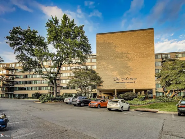 600 Roosevelt Blvd APT 407, Falls Church, VA 22044