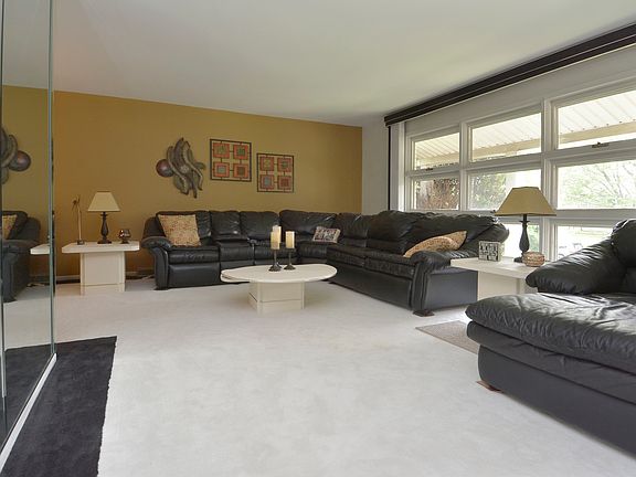 5th image of 3635 Winston Dr