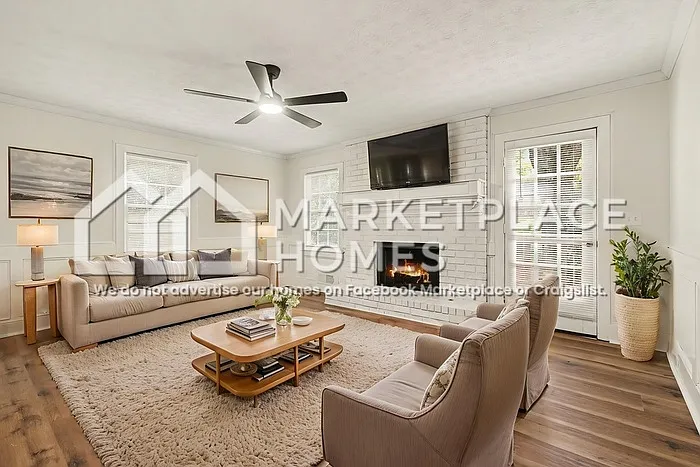 4 bed, 2.5 bath, 2684 sqft, $2,295 — Photo 4