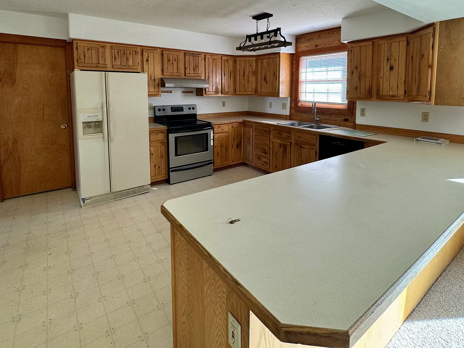 3 bed, 1568 sqft, $2,400 — Photo 4