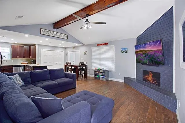 511 Dell St — Photo 3