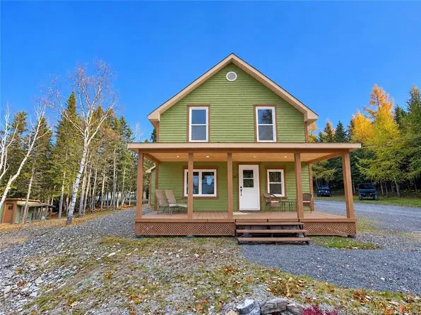 308 Valcour St, Saint Quentin, NB E8A 2M2