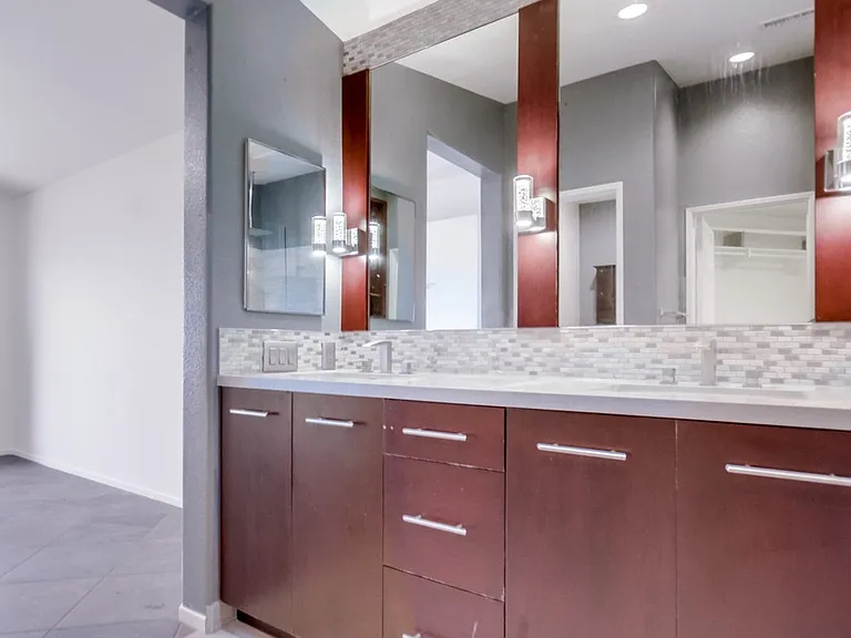 2703 Lobelia Rd — Photo 35