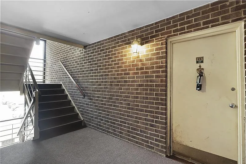 1423 Northgate Sq #21C