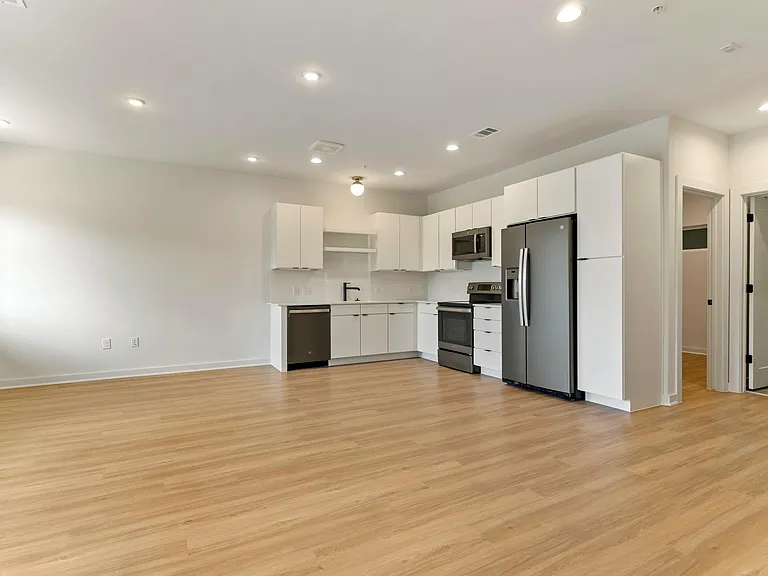 100 W Mockingbird Ln #305 — Photo 5