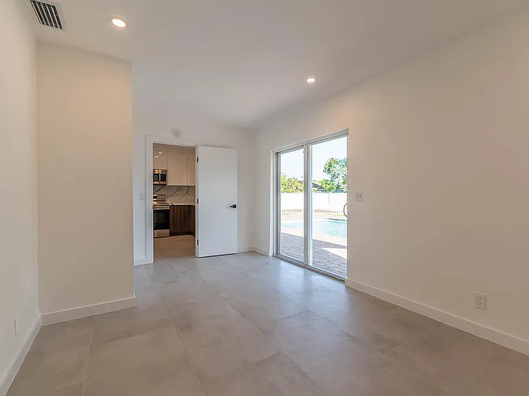 2712 Lake Ida Rd — Photo 23