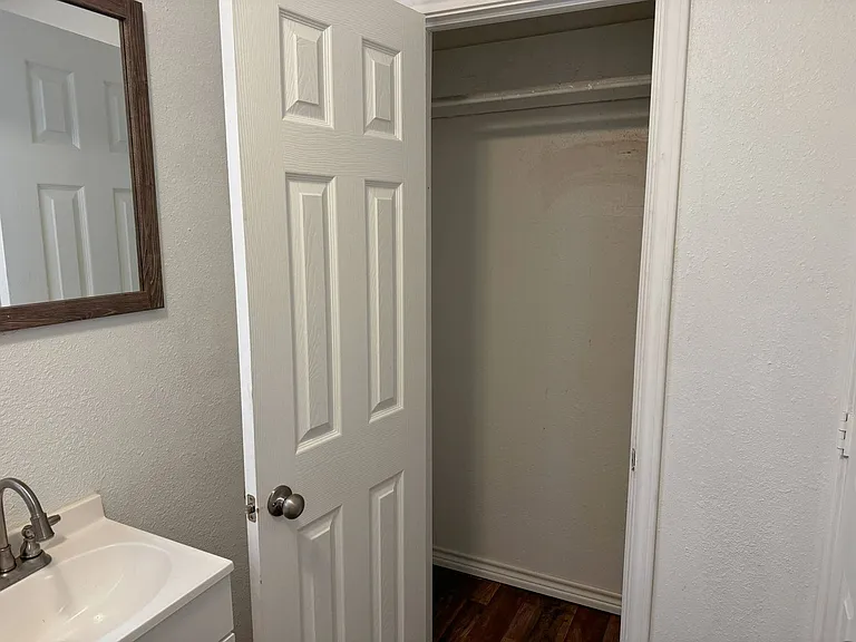 902 Flood St — Photo 11