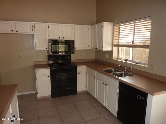 3rd image of 1346 N Papillon Cir