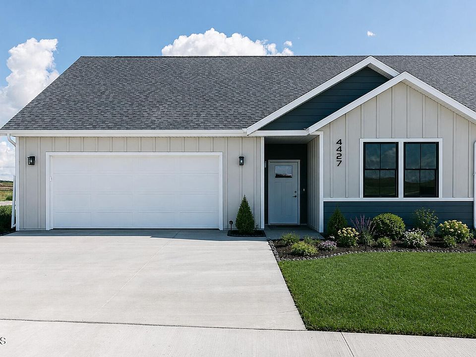 1st image of 4427 Goldfinch Dr