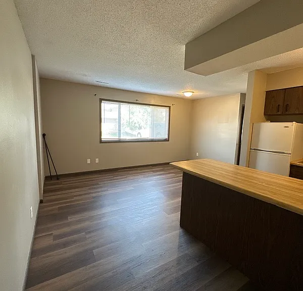 980 Eisenhower Rd #15 — Photo 2