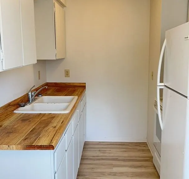 166 De Hague St #1-4 — Photo 3
