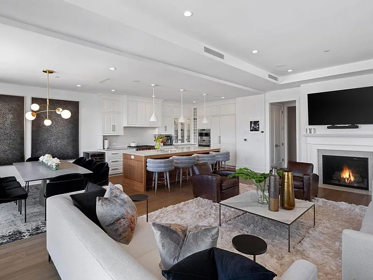 1111 W River Pkwy #11C — Photo 17