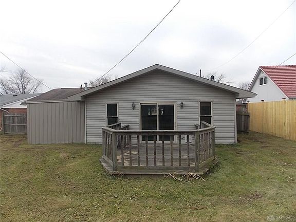 3rd image of 1916 Fair Oaks Dr