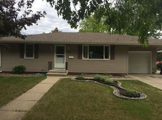 2205 10th St N, Fargo, ND 58102