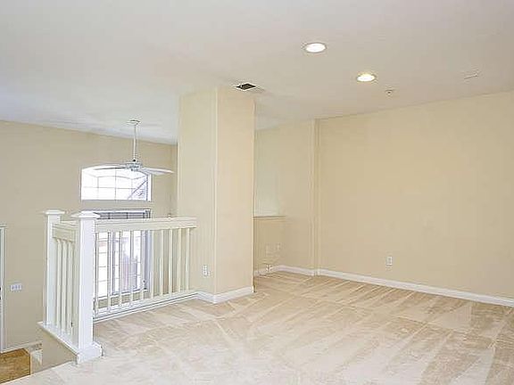 4th image of 10136 Wateridge Cir