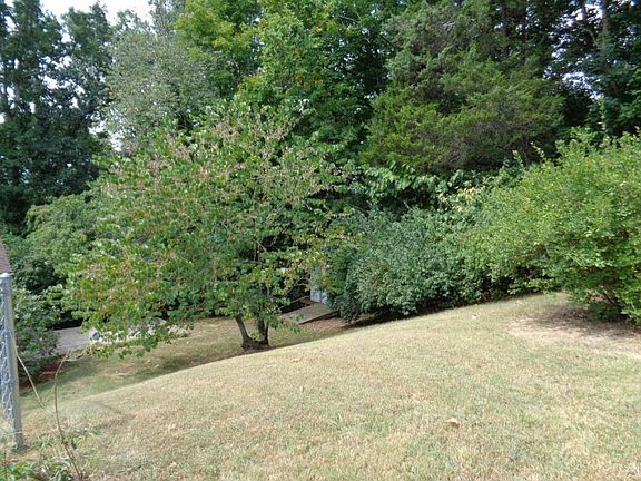 3rd image of 2415 Aspen Dr