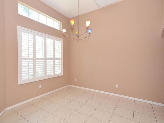 5th image of 2234 SE West Blackwell Dr