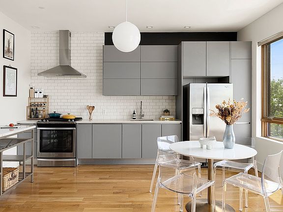 5th image of 3 Ridgewood Pl #4