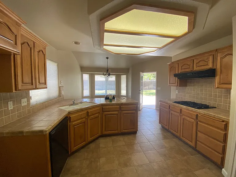 883 W Julia Way — Photo 10