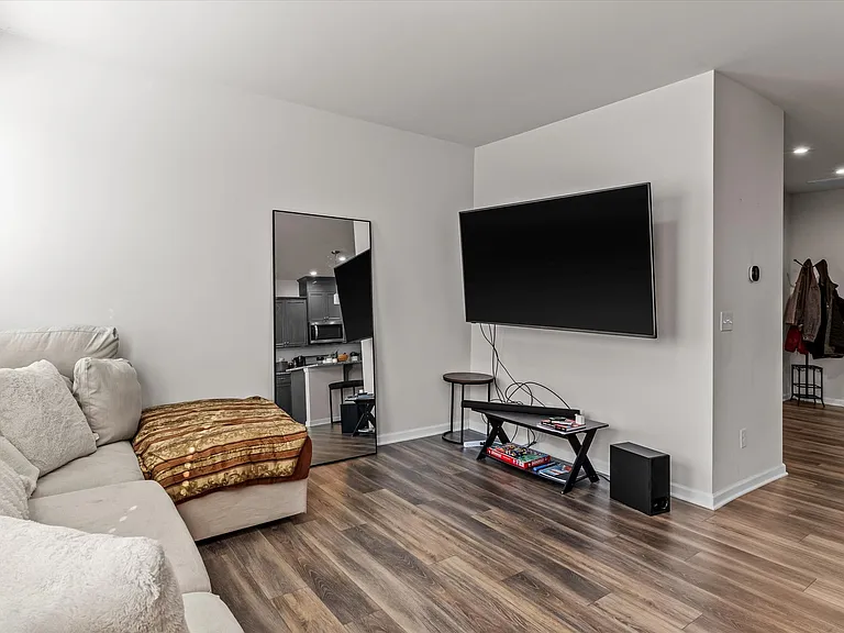 1564 Galloway Rd — Photo 5
