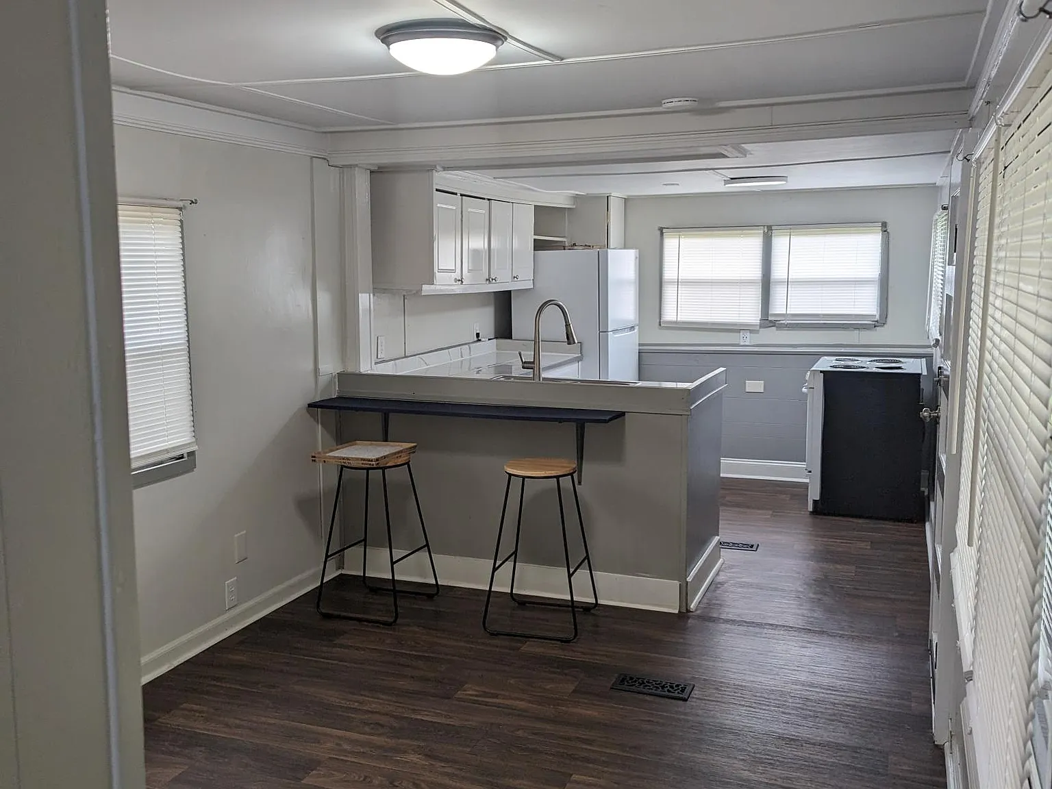 3421 Holcomb Rd — Photo 2