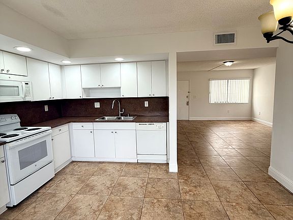 5th image of 8520 SW 133 Avenue Rd #407