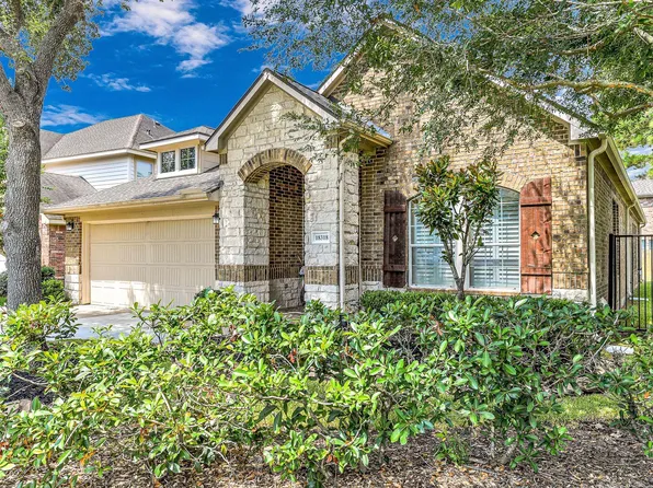 18318 W Williams Bend Dr, Cypress, TX 77433