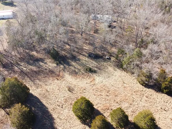 10827 Scout Camp Rd, Bismarck, MO 63624