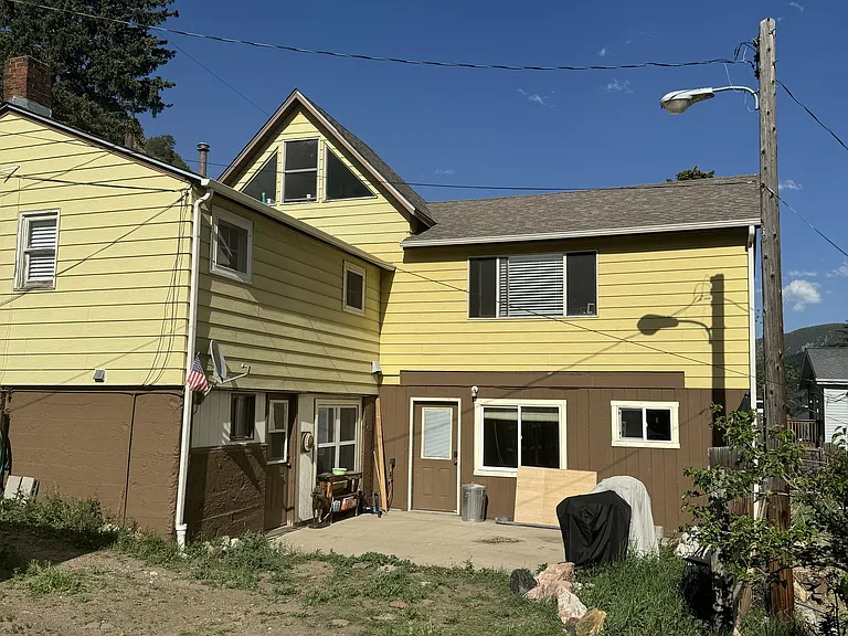 327 Virginia St — Photo 15
