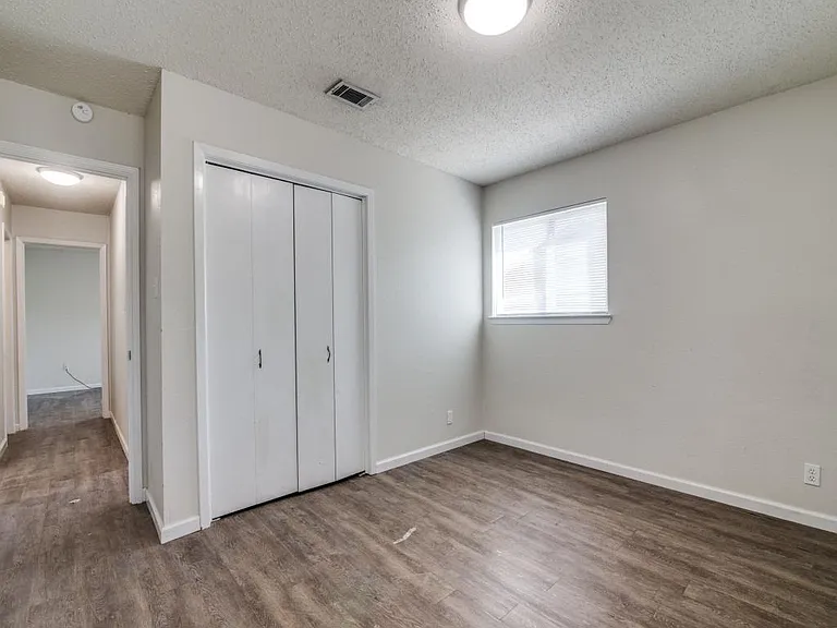 412 Craddock Ave — Photo 14