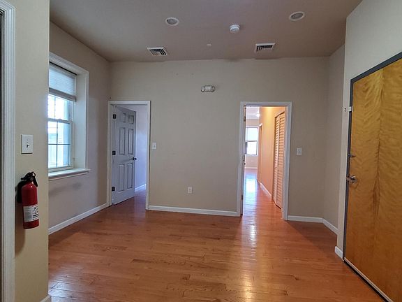 3rd image of 1332 W Girard Ave APT B