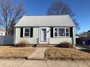 86 Dewey Ave, Pawtucket, RI 02861