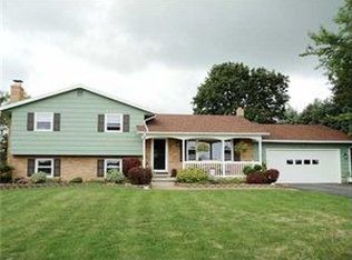 7076 Quinlan Rd, Le Roy, NY 14482