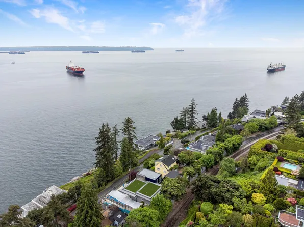 3615 Sunset Ln, West Vancouver, BC V7V 0A9