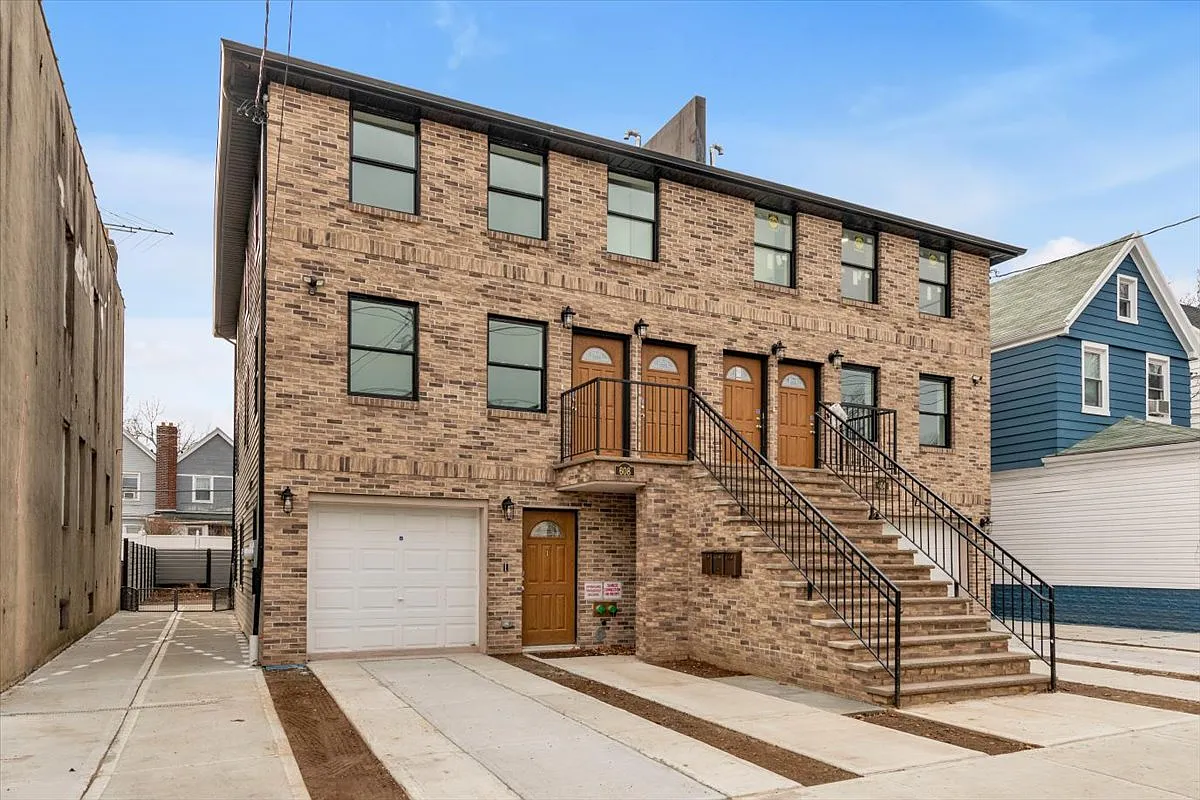 608 East 43rd Street 3