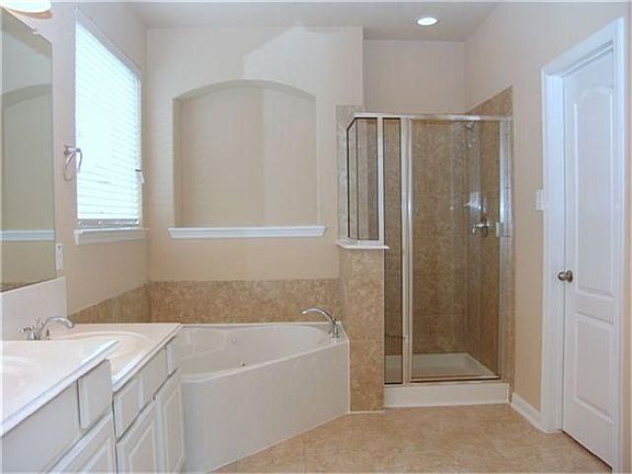 3rd image of 21419 Beverly Chase Dr