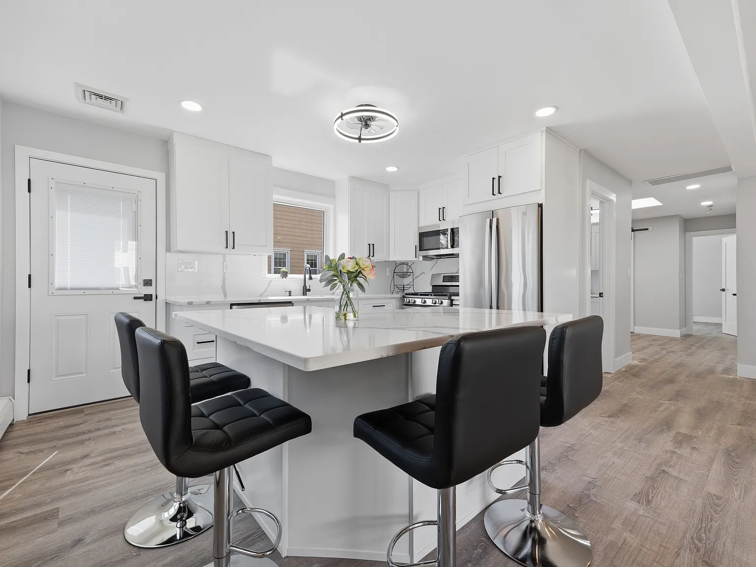 2 bed, 1736 sqft, $4,500 — Photo 1