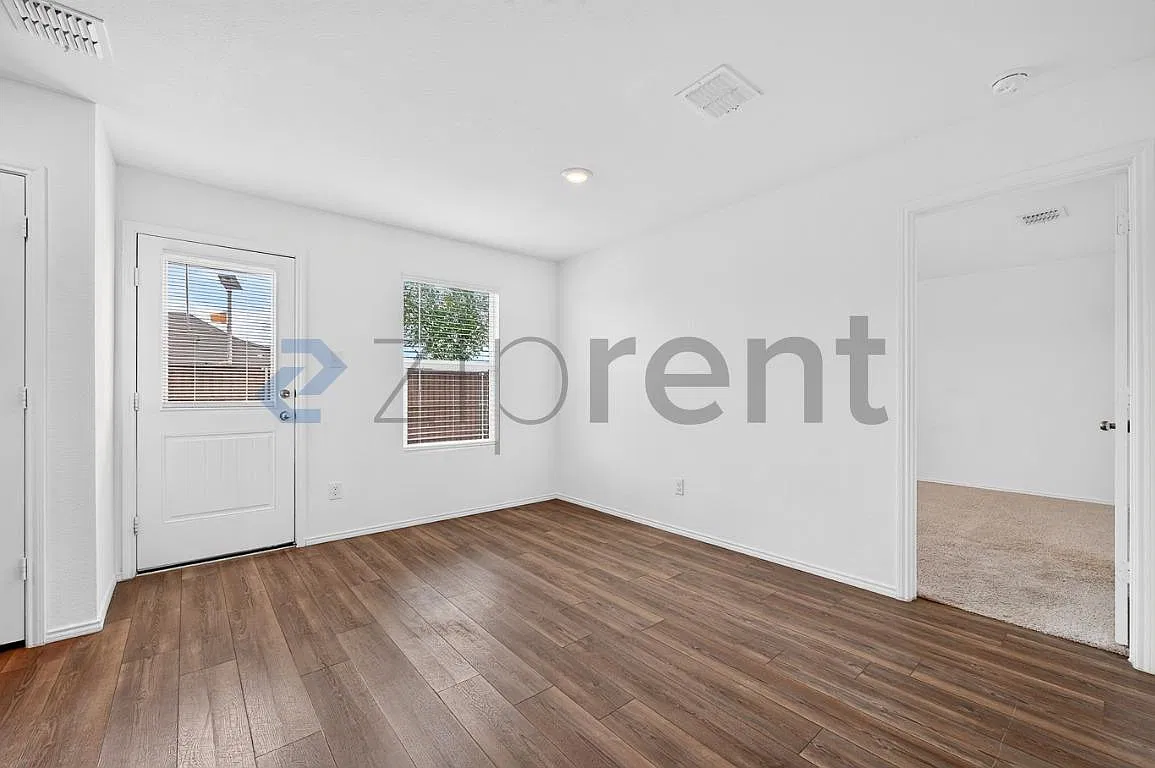3 bed, 1257 sqft, $1,750 — Photo 4