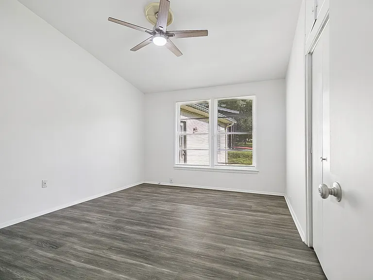 1322 Knollwood Dr — Photo 9