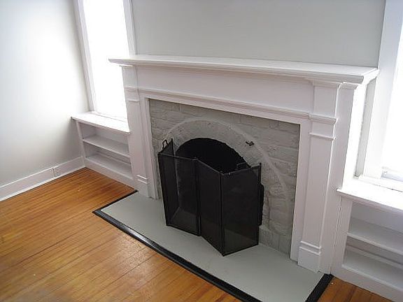 4th image of 1800 Youngs Ave