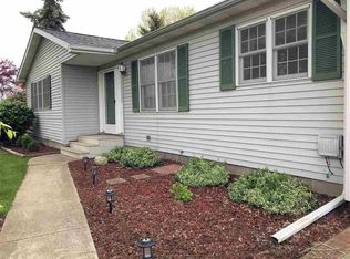 1052 S Huron Rd, Kawkawlin, MI 48631