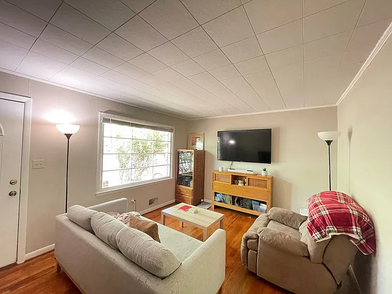 365 Knottingham Dr — Photo 4