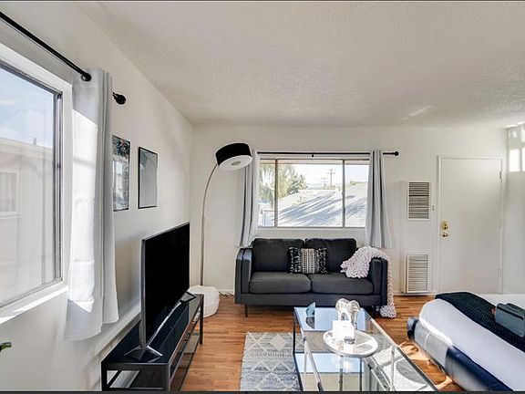 5th image of 2310 Ocean Park Blvd Studio 1