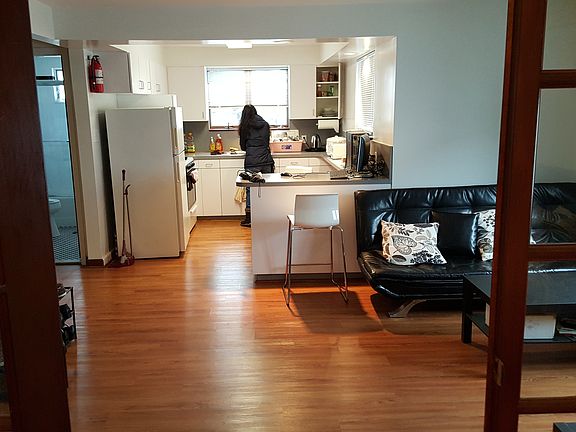 2nd image of 14946 Roosevelt Ave #2NDFLOOR