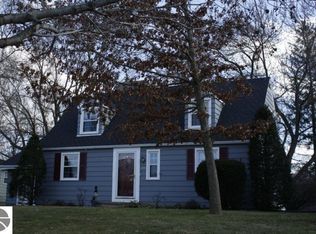 826 E Bennett Ave, Mount Pleasant, MI 48858